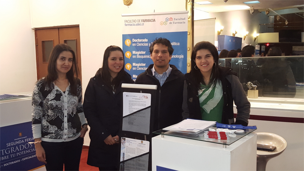 FACULTAD DE FARMACIA PARTICIPÓ CON IMPORTANTE STAND EN FERIA DE POSTGRADOS UDEC