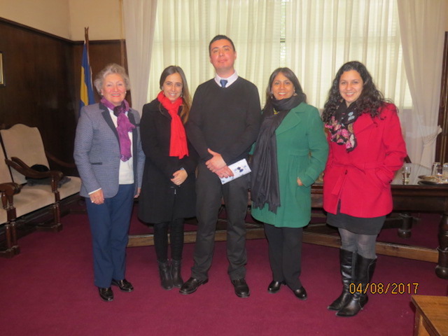 De izquierda a derecha: Nut. Eliana Durán, Directora del programa de Magíster, Nut. Constanza Mosso, profesora guía, Nut. Cristian Nuñez, Psic. Ximena Ibacache, comisión externa Dra. Montserrat Victoriano 