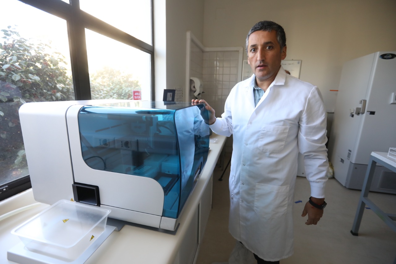 Robot para extracción de ARN permitirá cuadruplicar la cantidad de test de COVID-19 que se realizan en la UdeC