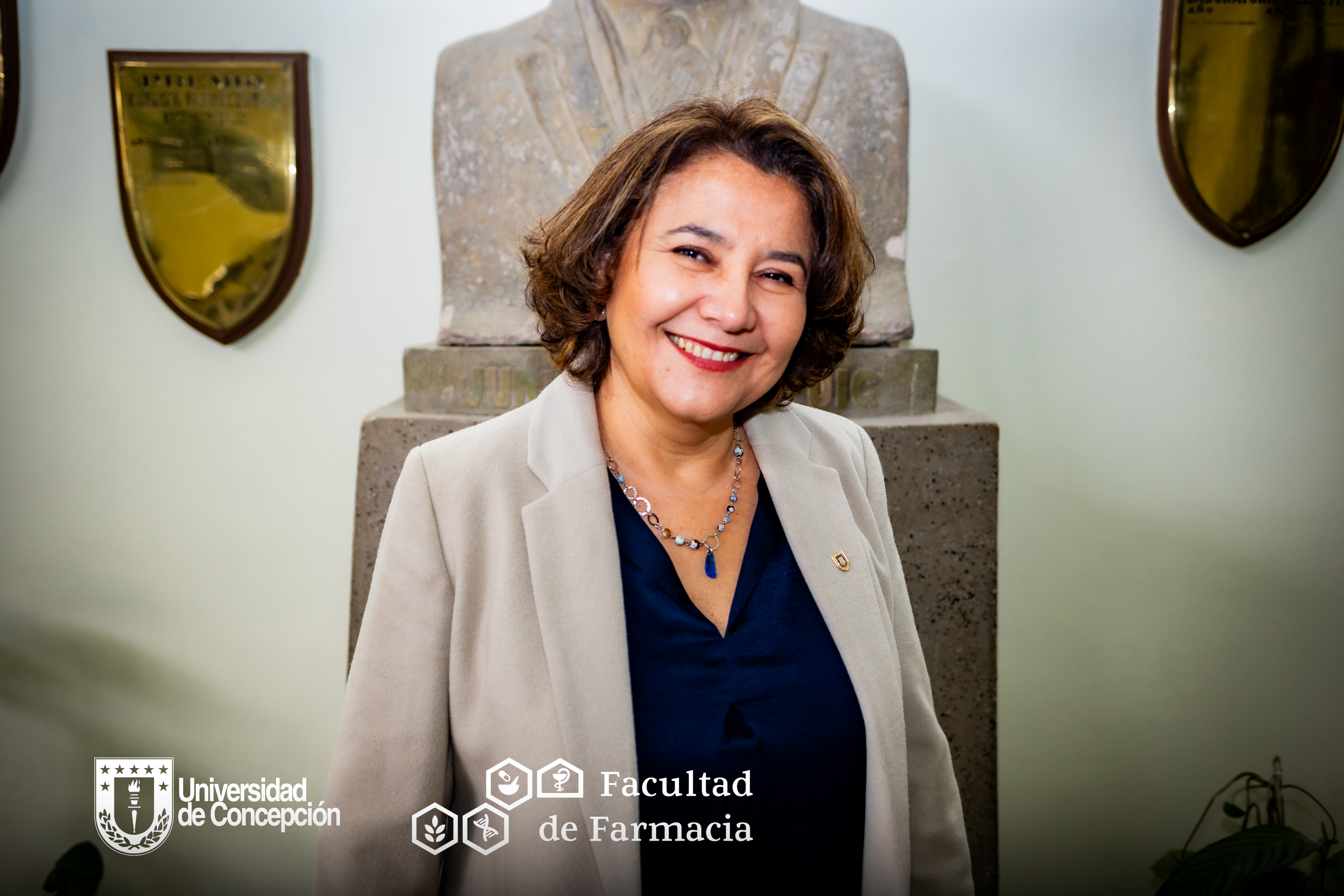 Dra. Claudia Mardones Peña, asume como la primera mujer Decana de la Facultad de Farmacia UdeC después de 104 años de historia: “nos proponemos avanzar en el posicionamiento de nuestra facultad centenaria”