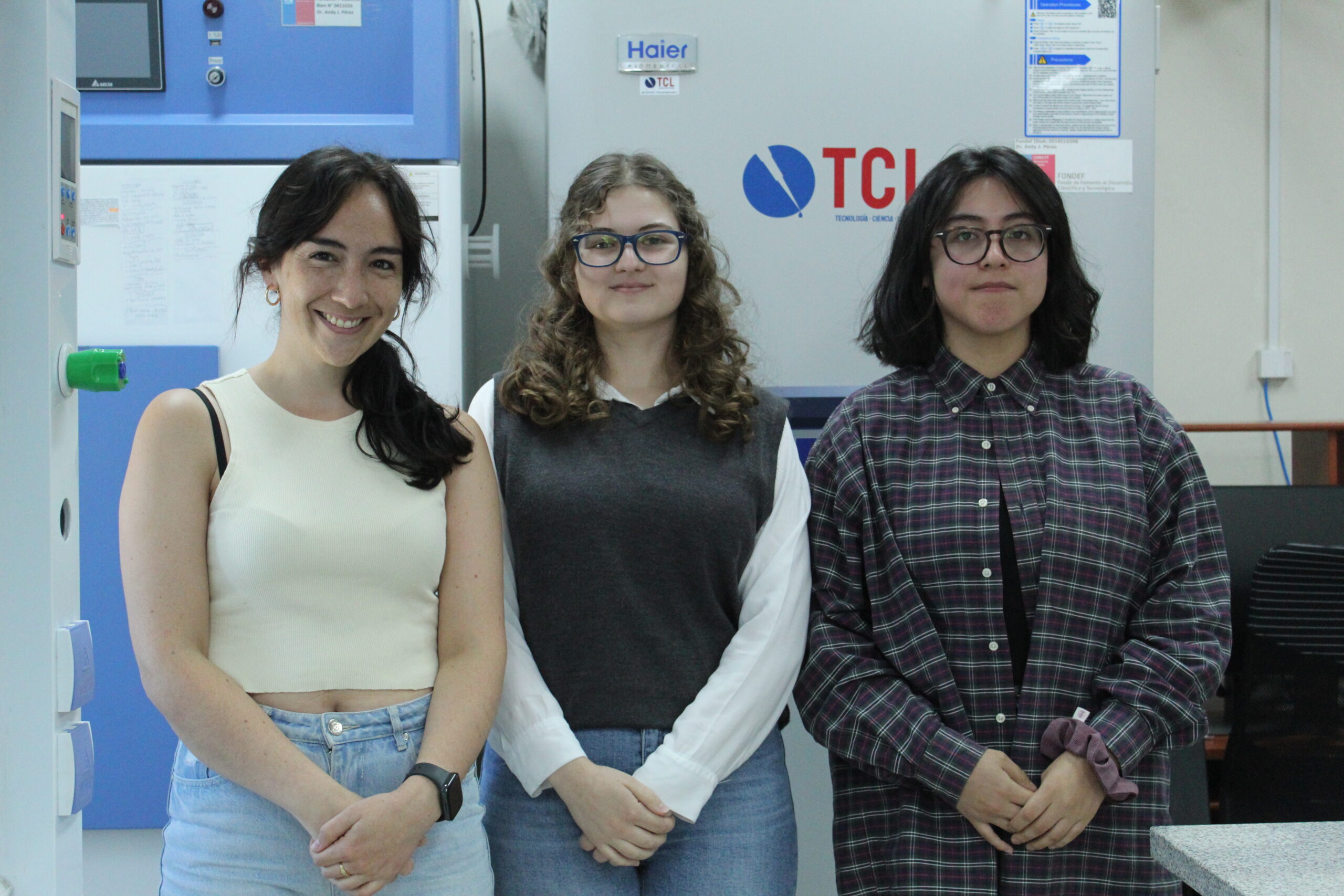 Estudiantes del Doctorado en Ciencias y Tecnología Analítica visitan el Departamento de Análisis Instrumental