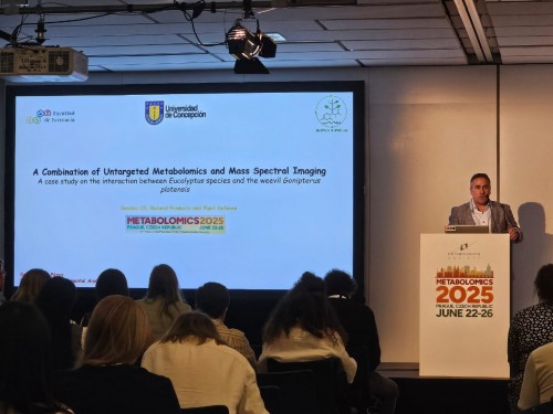 Investigadores de la Facultad de Farmacia representaron a la UdeC en uno de los congresos más importantes del mundo en metabolómica