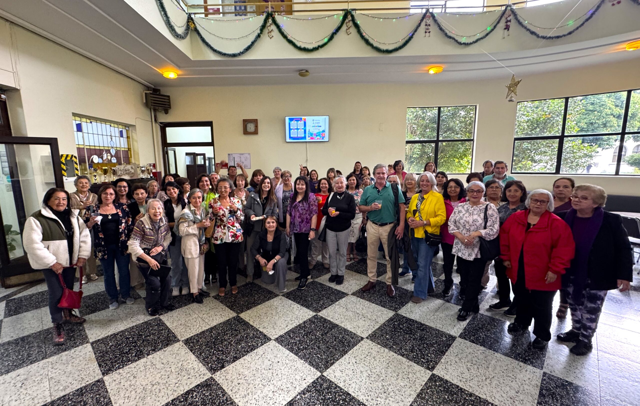Escuela del Adulto Mayor de la Facultad de Farmacia UdeC culmina exitoso primer ciclo formativo